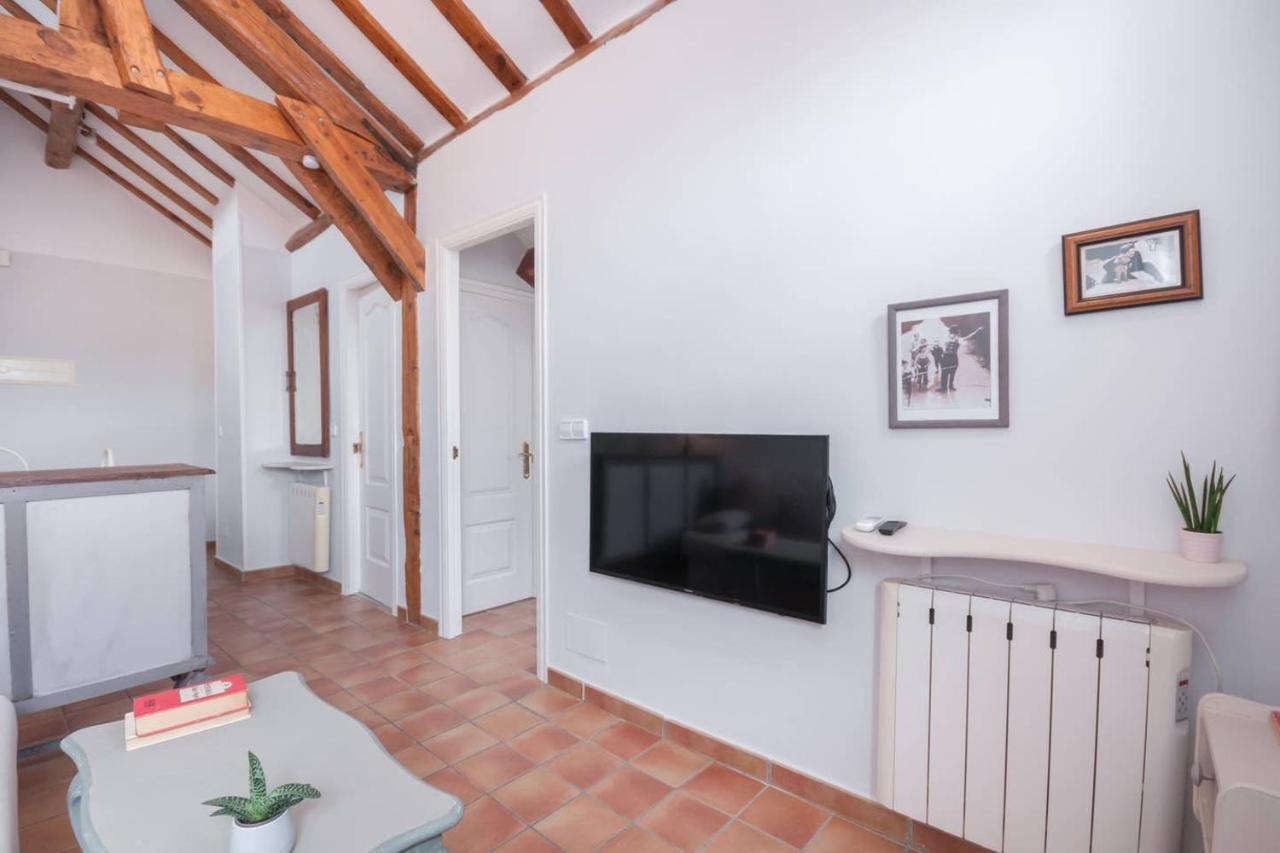 מדריד Cozy One-Bedroom Penthhouse La Latina מראה חיצוני תמונה