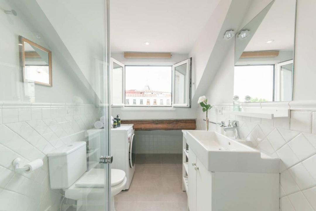 מדריד Cozy One-Bedroom Penthhouse La Latina מראה חיצוני תמונה